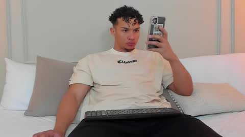 Dominick Star online show from 2, 3, 2025