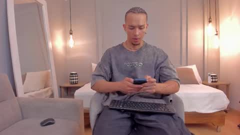 Dominick Star online show from 10, 11, 2025