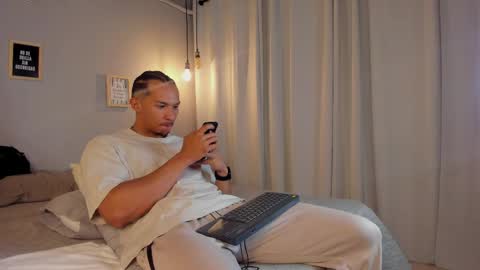 Snapshot of dominik_drake chatting on 28, 4, 2026 Dominik Drake online show from 28, 4, 2026