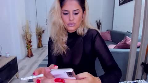 Tessa online show from 15, 9, 2025