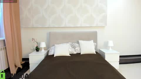 Donna On GMT2 Mon-Fri 3-9 AM online show from 20, 4, 2026