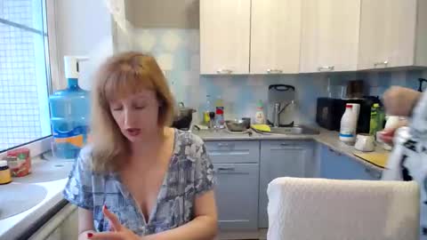 Snapshot of donnalimadonna chatting on 12, 12, 2024 Tatiana 43 curvy sexy body and Joanna redhead 39 years online show from 12, 12, 2024