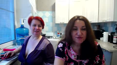 Snapshot of donnalimadonna chatting on 27, 1, 2025 Tatiana 43 curvy sexy body and Joanna redhead 39 years online show from 27, 1, 2025