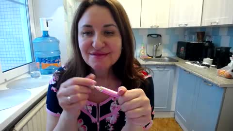 Snapshot of donnalimadonna chatting on 3, 2, 2025 Tatiana 43 curvy sexy body and Joanna redhead 39 years online show from 3, 2, 2025