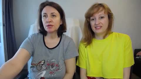 Snapshot of donnalimadonna chatting on 19, 5, 2026 Tatiana 43 curvy sexy body and Joanna redhead 39 years online show from 19, 5, 2026