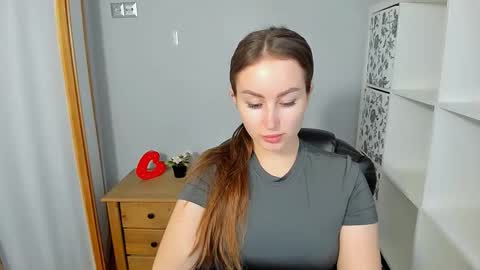 Snapshot of donnasensual chatting on 11, 9, 2025 DonnaSensual online show from 11, 9, 2025