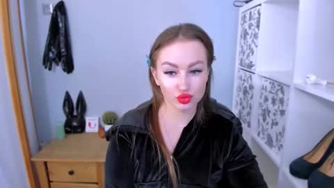 Snapshot of donnasensual chatting on 3, 2, 2026 DonnaSensual online show from 3, 2, 2026