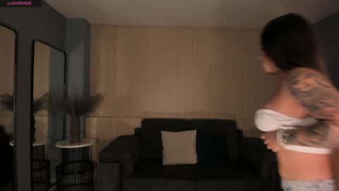  Donna Stonne  online show from 23, 1, 2025