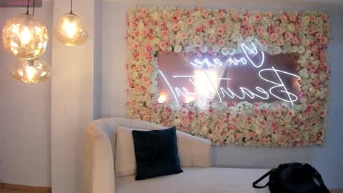  Donna Stonne  online show from 26, 10, 2025