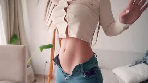 Donatella online show from 28, 4, 2026