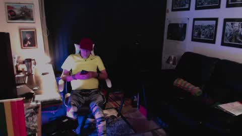 Snapshot of dopeleaf2 chatting on 9, 5, 2026 dopeleaf2 online show from 9, 5, 2026