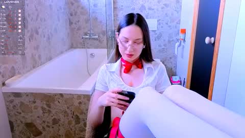 Snapshot of dorafisher01 chatting on 19, 10, 2025 Dora online show from 19, 10, 2025