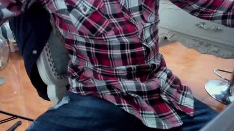 Nicolle online show from 26, 2, 2025