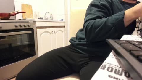 Snapshot of doriancretu95 chatting on 17, 12, 2024 menu below online show from 17, 12, 2024