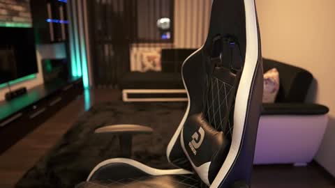 Dorian Reyes online show from 6, 2, 2025