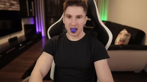 Dorian Reyes online show from 17, 2, 2025