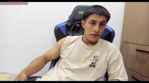 Snapshot of dorman_boy chatting on 2, 11, 2025 dorman_boy online show from 2, 11, 2025