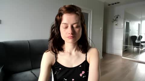 dormineaa online show from 24, 4, 2026