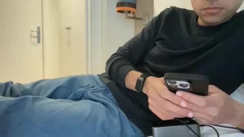 Snapshot of dotx90_fun chatting on 2, 11, 2025 Funlover online show from 2, 11, 2025