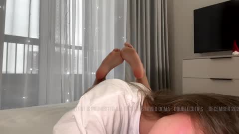 Snapshot of doublecuties chatting on 29, 12, 2024 Lana Eva dont forget to give us a thumb up online show from 29, 12, 2024