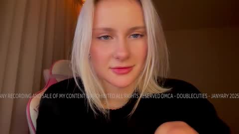 Snapshot of doublecuties chatting on 10, 1, 2025 Lana Eva dont forget to give us a thumb up online show from 10, 1, 2025