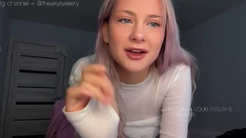 Snapshot of doublecuties chatting on 13, 10, 2025 Lana Eva dont forget to give us a thumb up online show from 13, 10, 2025