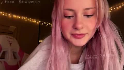 Snapshot of doublecuties chatting on 28, 10, 2025 Lana Eva dont forget to give us a thumb up online show from 28, 10, 2025