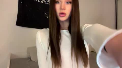 MOLLYYYY dont forget to give me a thumb up online show from 16, 10, 2025