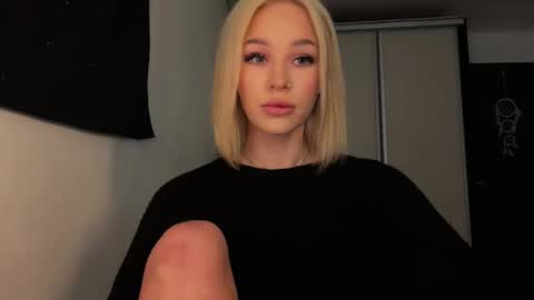 MOLLYYYY dont forget to give me a thumb up online show from 4, 5, 2026