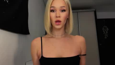 MOLLYYYY dont forget to give me a thumb up online show from 5, 5, 2026