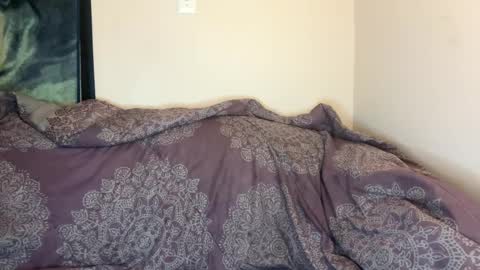 Snapshot of dove_love22 chatting on 11, 10, 2025 dove_love22 online show from 11, 10, 2025