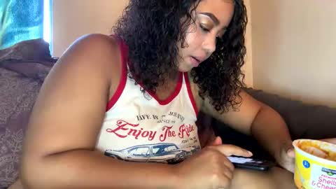 Snapshot of dove_love22 chatting on 26, 10, 2025 dove_love22 online show from 26, 10, 2025