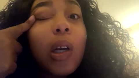 Snapshot of dove_love22 chatting on 6, 11, 2025 dove_love22 online show from 6, 11, 2025