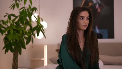 Snapshot of dovia chatting on 30, 9, 2025 . . online show from 30, 9, 2025