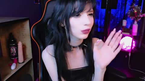 Draculaura online show from 30, 1, 2025