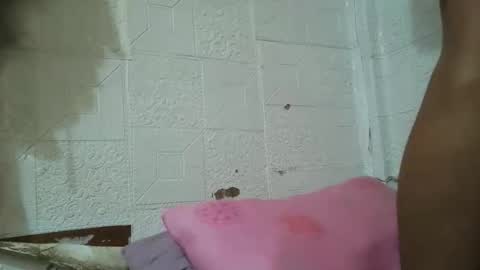 Snapshot of drain_me29 chatting on 1, 2, 2026 drain_me29 online show from 1, 2, 2026