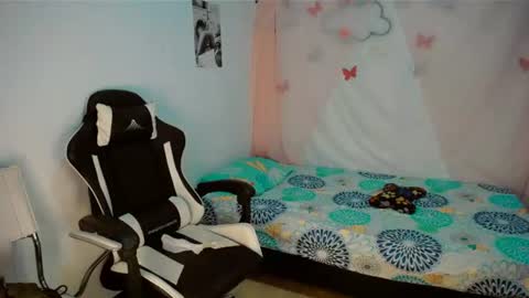 Snapshot of dream__girls69944 chatting on 14, 7, 2026 sharon online show from 14, 7, 2026