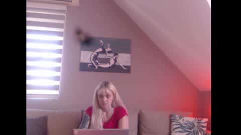 A girl online show from 12, 9, 2025