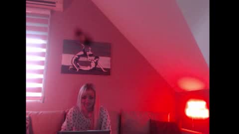 A girl online show from 26, 9, 2025