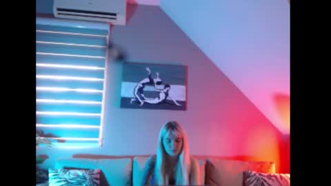 A girl online show from 13, 10, 2025