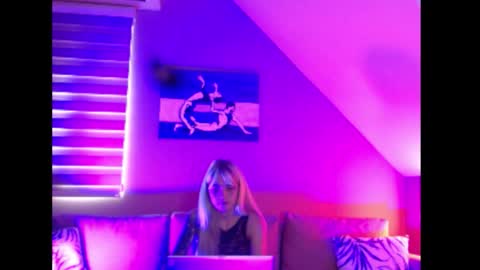 A girl online show from 17, 10, 2025