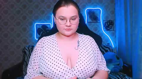 Snapshot of dreamforyoue2 chatting on 5, 11, 2025 dreamforyoue2 online show from 5, 11, 2025