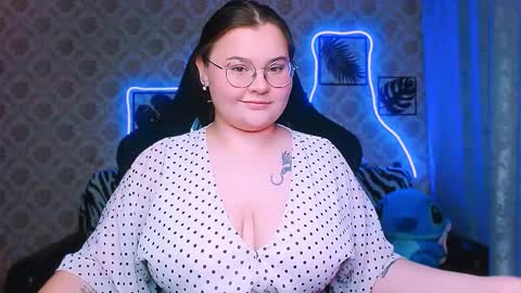 Snapshot of dreamforyoue2 chatting on 8, 11, 2025 dreamforyoue2 online show from 8, 11, 2025