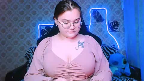 Snapshot of dreamforyoue2 chatting on 13, 11, 2025 dreamforyoue2 online show from 13, 11, 2025