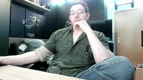 Snapshot of dreamwallker chatting on 25, 11, 2025 Ioannes Paulus the 2nd online show from 25, 11, 2025