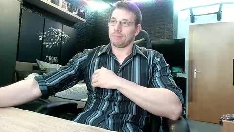 Snapshot of dreamwallker chatting on 27, 11, 2025 Ioannes Paulus the 2nd online show from 27, 11, 2025