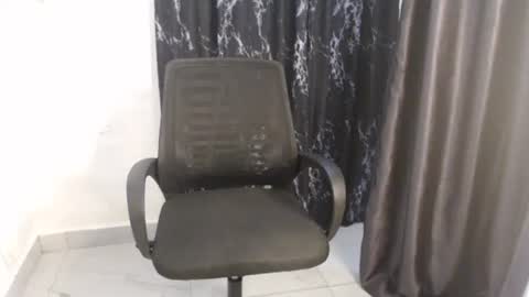 Snapshot of dreamy_wetpussy chatting on 27, 4, 2026 BEAUTY online show from 27, 4, 2026