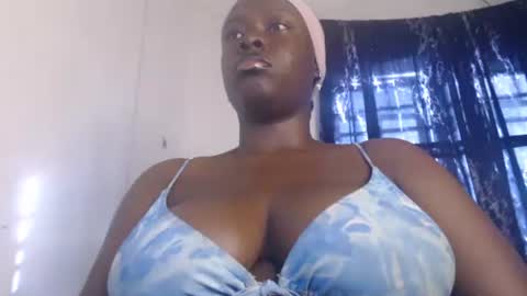 Snapshot of dreamy_wetpussy chatting on 14, 5, 2026 BEAUTY online show from 14, 5, 2026