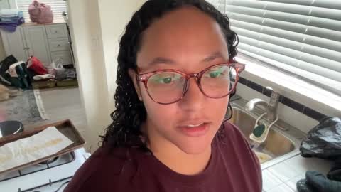 RIRI OR DREAMY online show from 31, 12, 2024