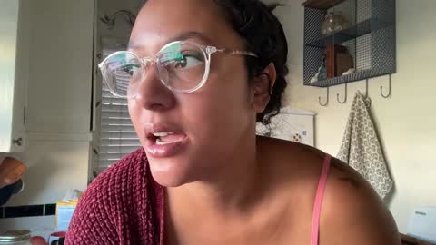 RIRI OR DREAMY online show from 15, 1, 2025